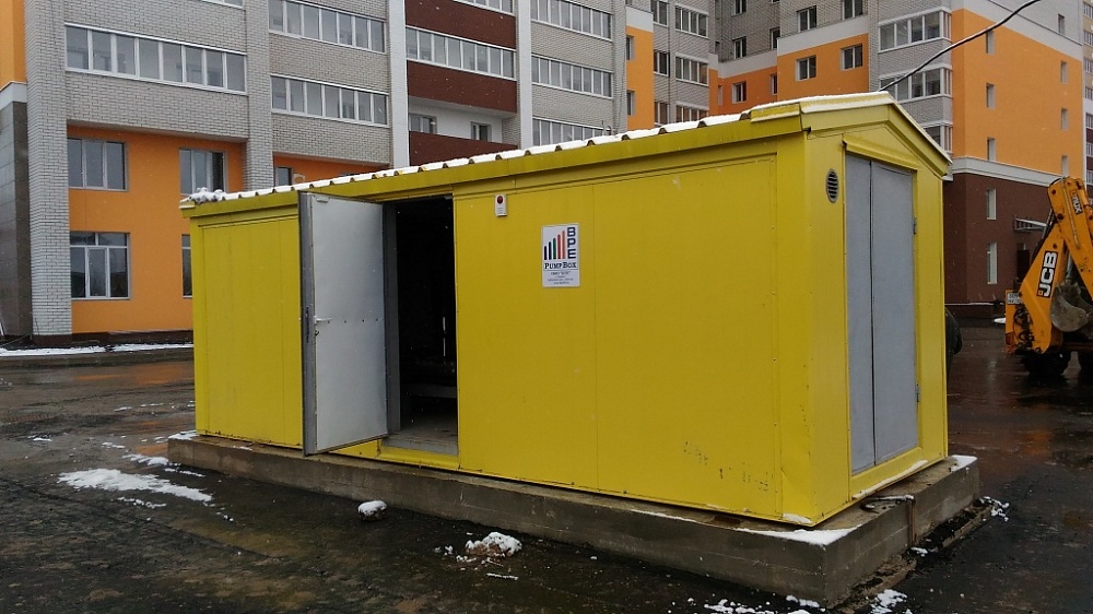 Блочно-модульная установка водоснабжения комплекса 3х домов с крышными котельными